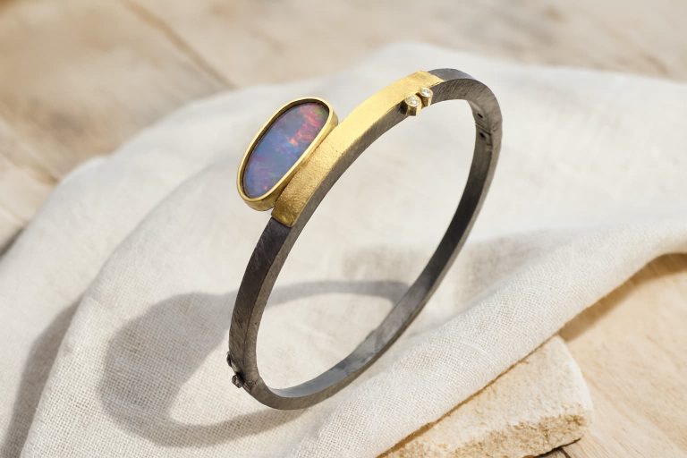 Cómo los talleres de joyería mantienen viva la tradición del diseño personalizado